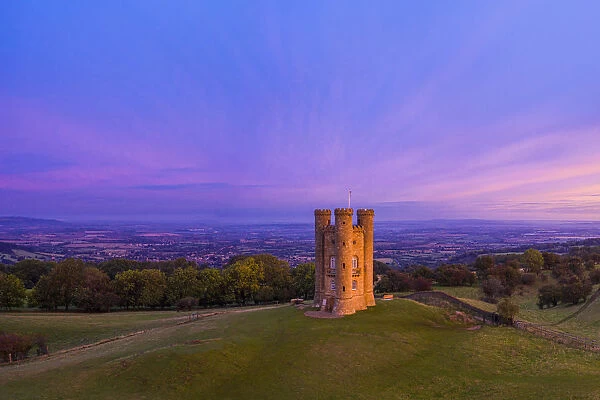 Broadway Tower on top of Fish Hill, the second highest point in the Cotswolds, Broadway