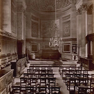 North west chapel in St Pauls Cathedral (photo)
