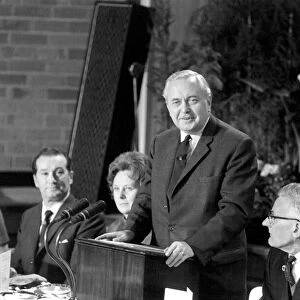 The Prime Minister Harold Wilson speaking at Prescot Labour Club (Lancs) Dinner